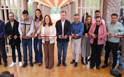 INAUGURA ALCALDESA ...